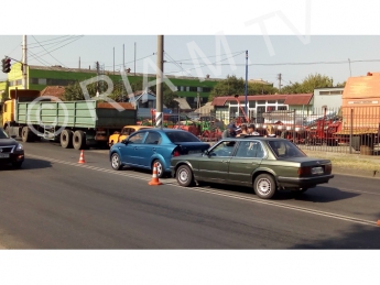 На объездной в ДТП паровозиком выстроились сразу четыре автомобиля (фото)