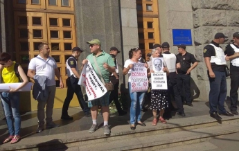 Инсулинозависимые пикетируют горсовет Харькова