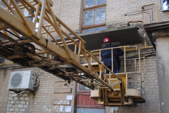 Под козырьком: в каких мелитопольских многоэтажках отремонтируют козырьки