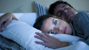 Ученые выяснили, почему люди разговаривают во сне