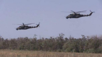 Ударили из танков и вертолетов: появилось эффектное видео учений ВСУ