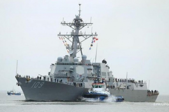 Американский эсминец перехватил судно с оружием на борту
