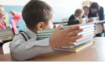 Украинские школьники остались без учебников к 1 сентября
