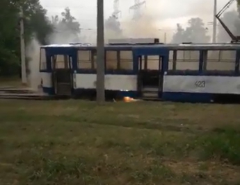 В Запорожье загорелся трамвай (видео)