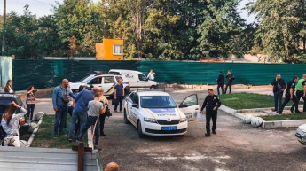 В Киеве женщину убило куском балкона (фото)