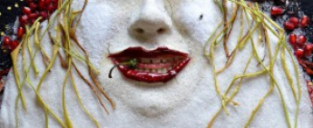 «AM OR»: запорожская художница сотворила из еды новую эротическую инсталляцию (Фото)
