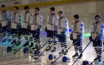 В Канаде хоккейная команда одела на игру вышиванки (видео)