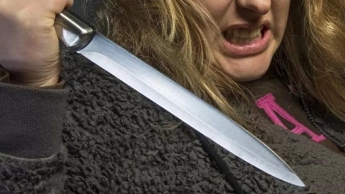 В Запорожье женщина вонзила нож в грудь 35-летнего сожителя