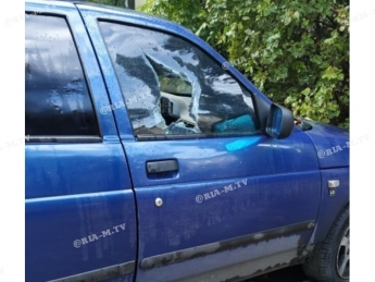 В Мелитополе автобанда оставила улики в машине с разбитым окном (фото)