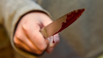 В Запорожье мать изрезала ножом своих детей и пыталась убить себя