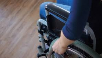 Благодаря свидетелю женщина-инвалид не осталась без коляски