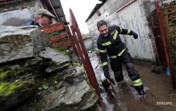 Четыре человека погибли из-за шторма на западе Европы (фото)