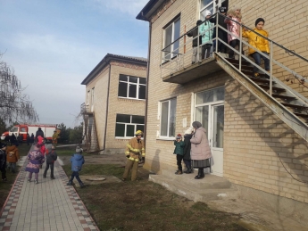 Из детского сада под Мелитополем эвакуировали детей (фото)