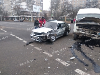 ДТП на объездной в Мелитополе. Стало известно, какие травмы получил водитель ВАЗа (фото, видео)