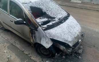 Во Львове сожгли авто известных журналистов (фото)