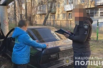 В Одессе 12-летний ребенок угнал авто и уснул в нем. ВИДЕО