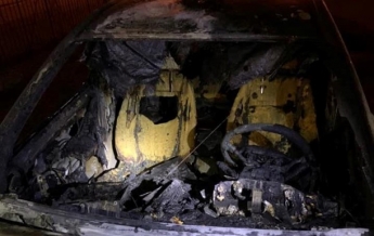 Неизвестные сожгли автомобиль и.о. главы Госэкоинспекции (фото)