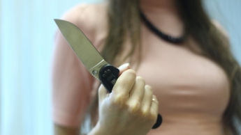 Рецидивистка напала с ножом на соперницу (ФОТО)