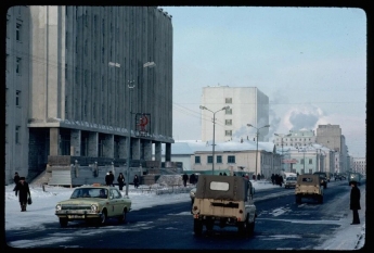 В сети показали фото дорог СССР и советских автомобилей