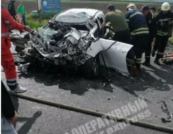 На автодороге Никополь-Днепр произошла смертельная авария: полиция разыскивает свидетелей ДТП (фото)