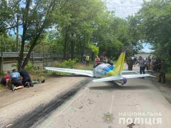 В Одессе самолет рухнул на гипермаркет, есть погибший: первые подробности трагедии и фото