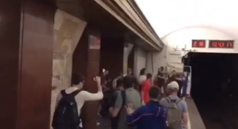 В метро Киева между сторонниками и противниками Шария произошли столкновения (фото, видео)