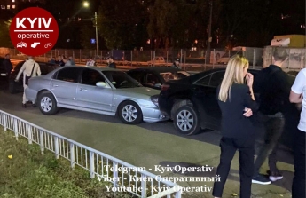 В Киеве пьяный водитель с двумя детьми в салоне устроил массовое ДТП: фото