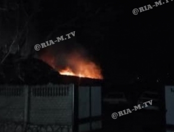 В Мелитополе горела сауна - зарево от пожара было видно на километры (фото)