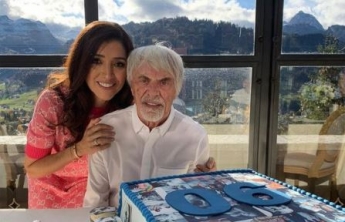 90-летний экс-босс Формулы-1 впервые показал своего полугодовалого сына (фото)
