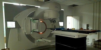 В Запорожском онкодиспансере установили новый аппарат для лучевой терапии (фото)