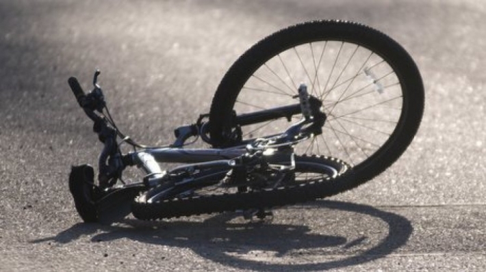 В Мелитополе сбили велосипедиста в центре города (видео)