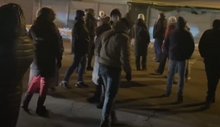 В Запорожье перекрыли дорогу из-за отключения электричества (видео)