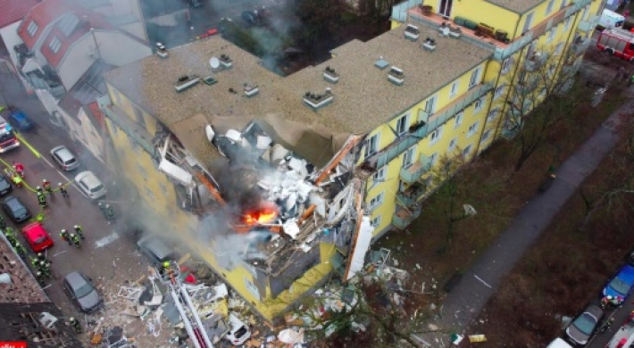 В Австрии при взрыве разнесло жилой дом: страшные фото и видео