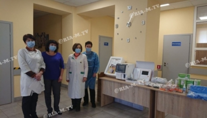 В Мелитополе семейных врачей обеспечили медоборудованием и тест-системами (фото)