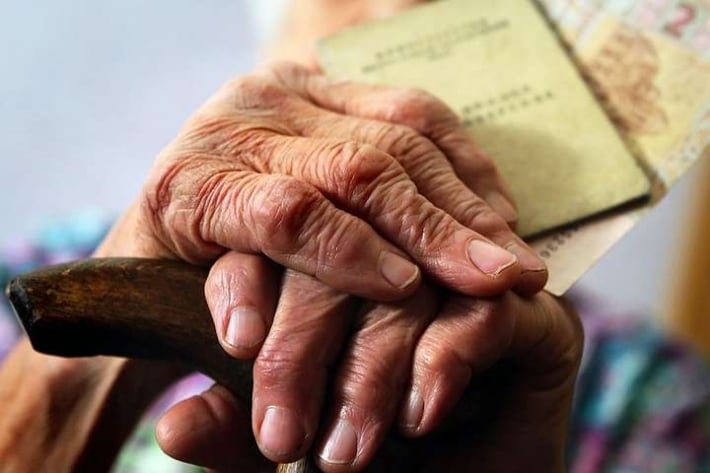 В Украине повысят пенсионный возраст: кому придется работать дольше и что нужно знать