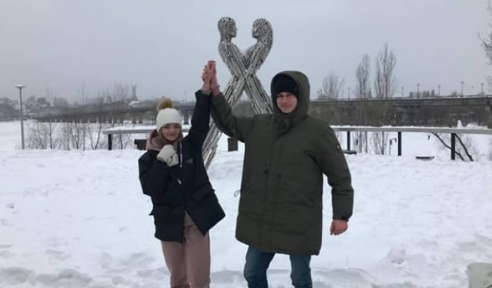 Пара украинцев решили сковать себя цепью на три месяца