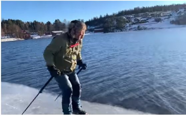 Мороз, коньки и водка: сети взорвало видео купания норвежца в ледяном озере