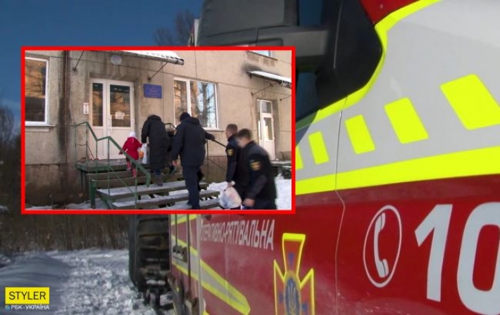 Под Львовом спасатели доставили в больницу роженицу, к которой врачи не могли добраться 5 дней (видео)