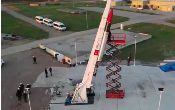 Турция создала гибридную ракету для полета на Луну (видео)