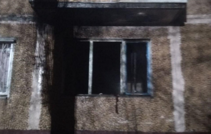 В Запорожье тушили пожар в пятиэтажке (фото)