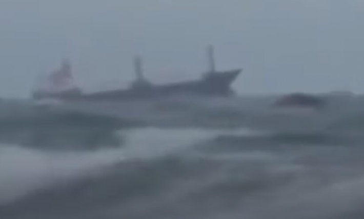 Крушение судна с украинцами возле берегов Румынии попало на видео