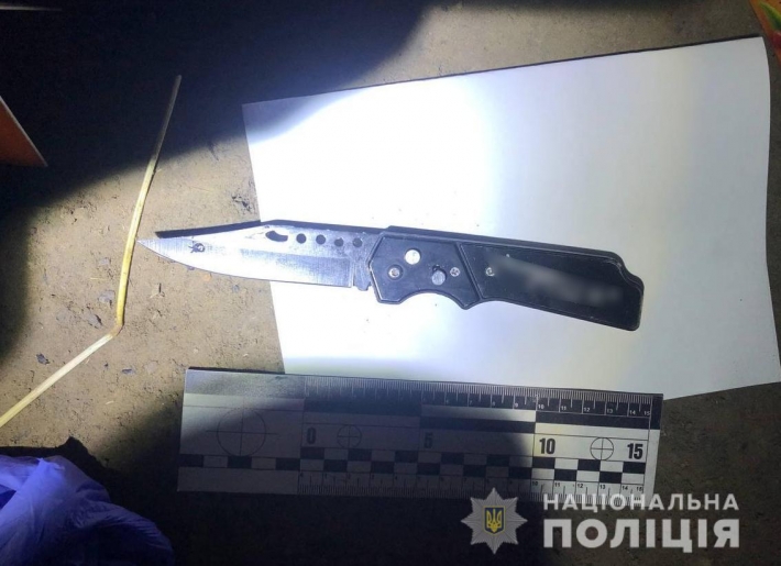 На Буковине 19-летний парень нанес 11 ножевых ранений своему товарищу: подробности и фото