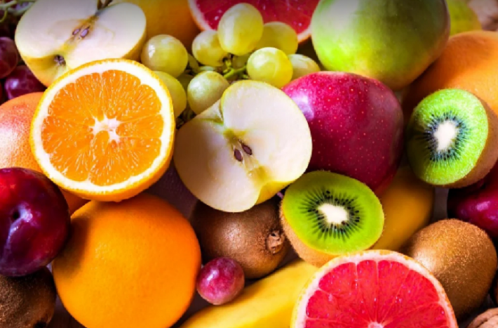 Никаких яблок: почему врачи не советуют есть фрукты по вечерам