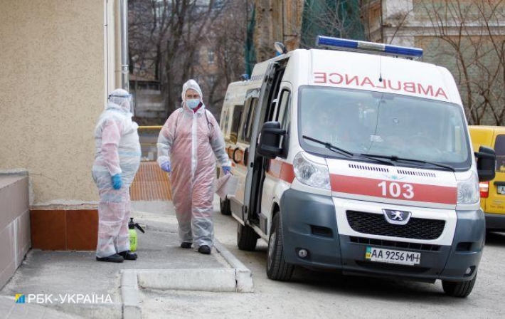 Аншлаг и очередь из "скорых": врач рассказала, что происходит в одной из киевских больниц