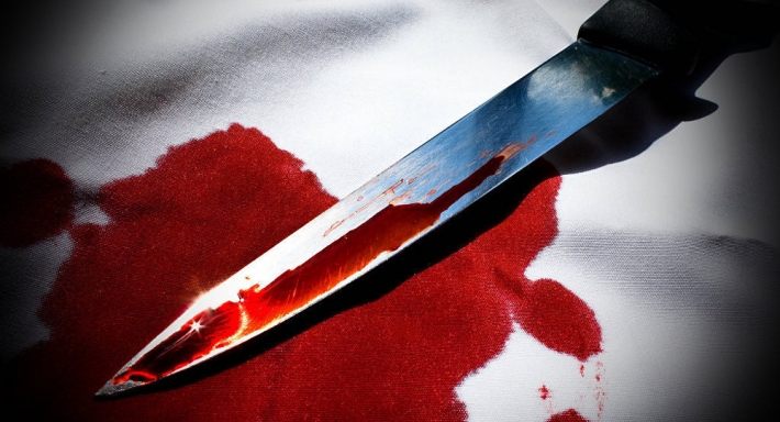 В Мелитополе молодого мужчину изрезали ножом