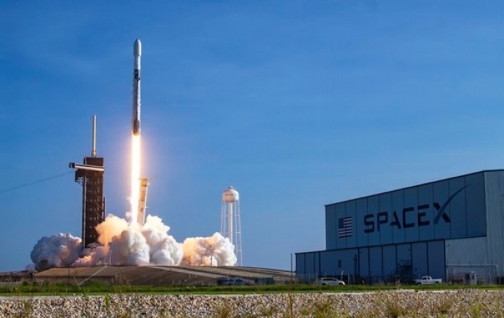 Миссию NASA на Луну доставит SpaceX