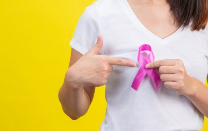 Врач рассказал, как не пропустить рак груди: первые тревожные симптомы
