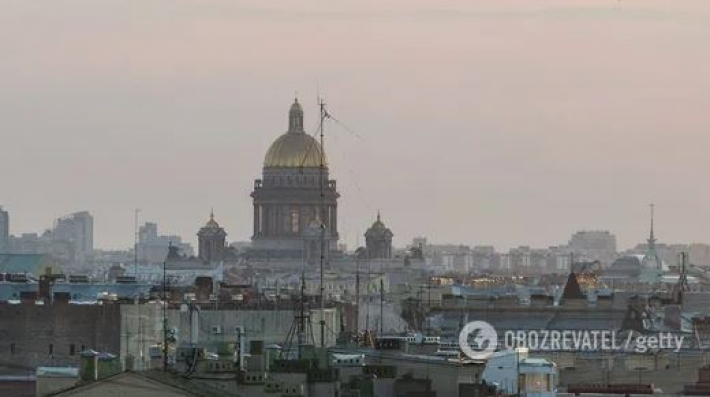 В России молния ударила в крест известного собора. Видео