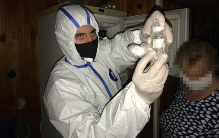 В Киеве экс-работница института биотехнологий украла опасные штаммы вируса, чтобы продать