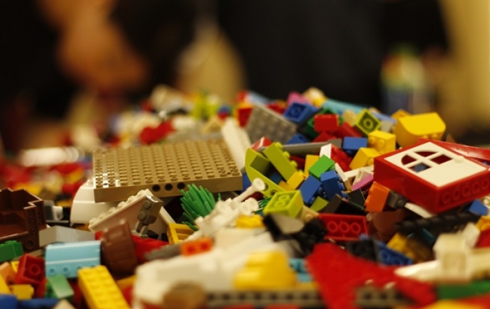 Маленькому британцу на день рождения подарили Lego с килограммом кокаина (фото)